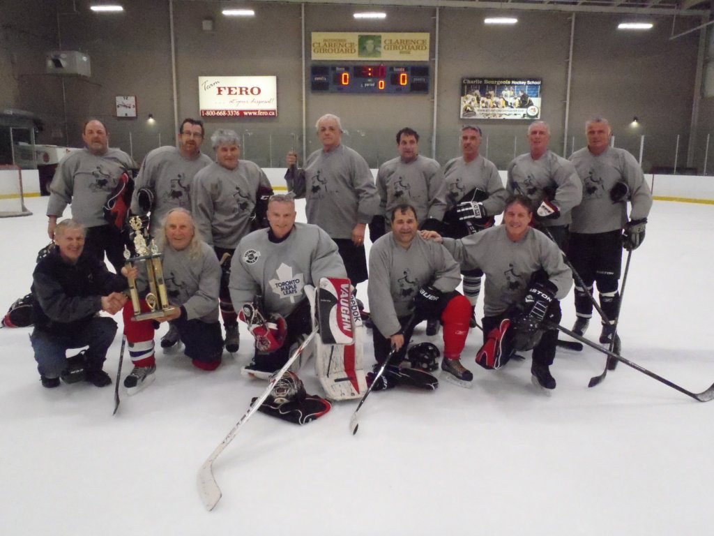 tseniorsblackhawks4.jpg